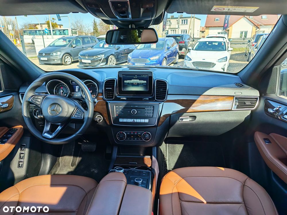 Mercedes-Benz GLS - 15