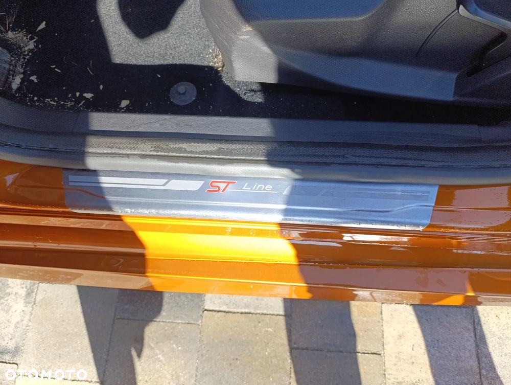 Ford Focus 1.5 EcoBoost ST-Line - 15
