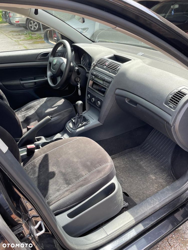Skoda Octavia 1.6 - 12