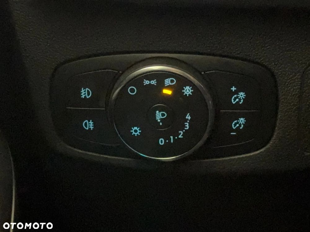 Ford Focus 1.5 EcoBlue Titanium X - 14