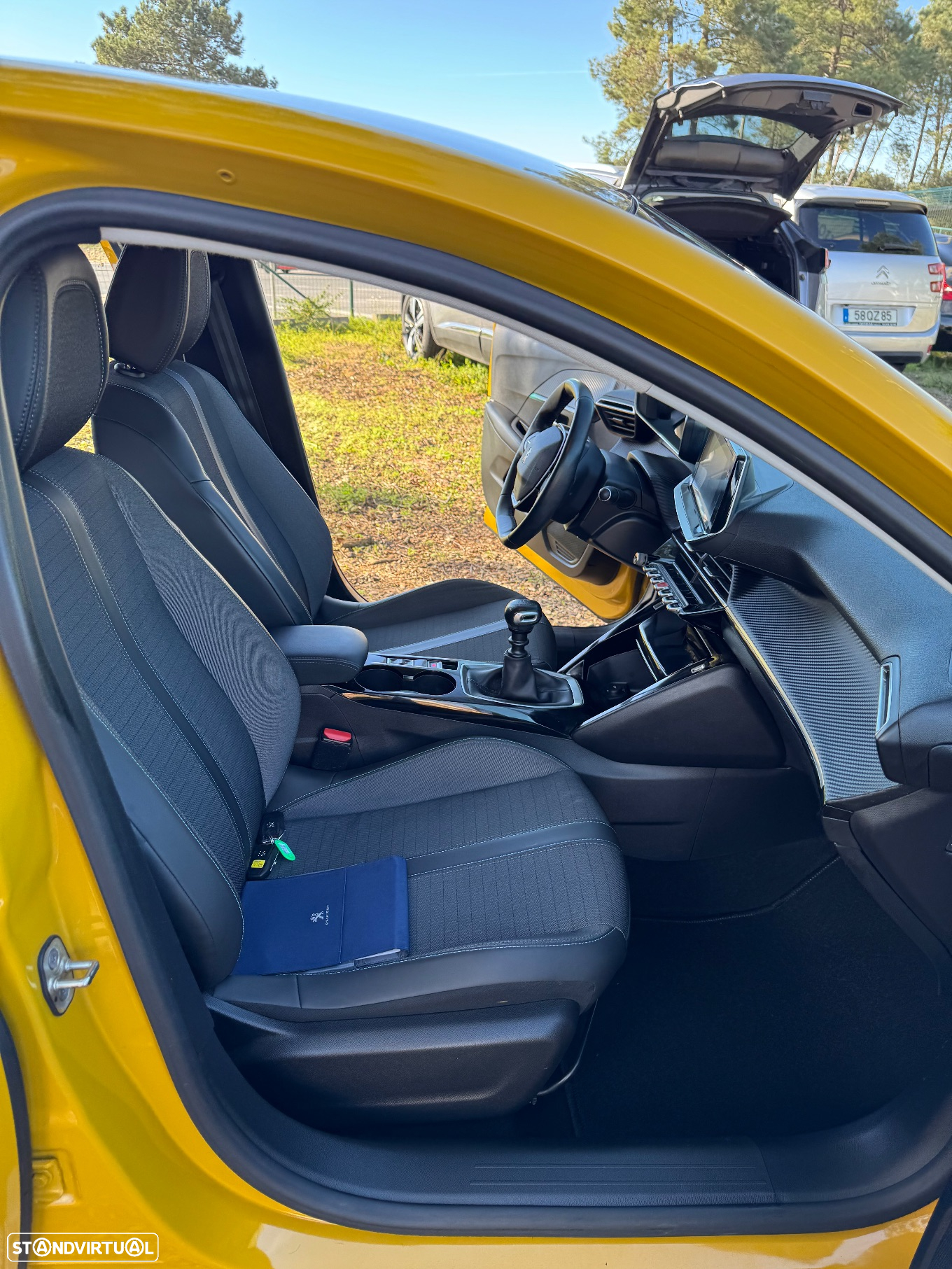 Peugeot 208 1.2 PureTech Allure - 32