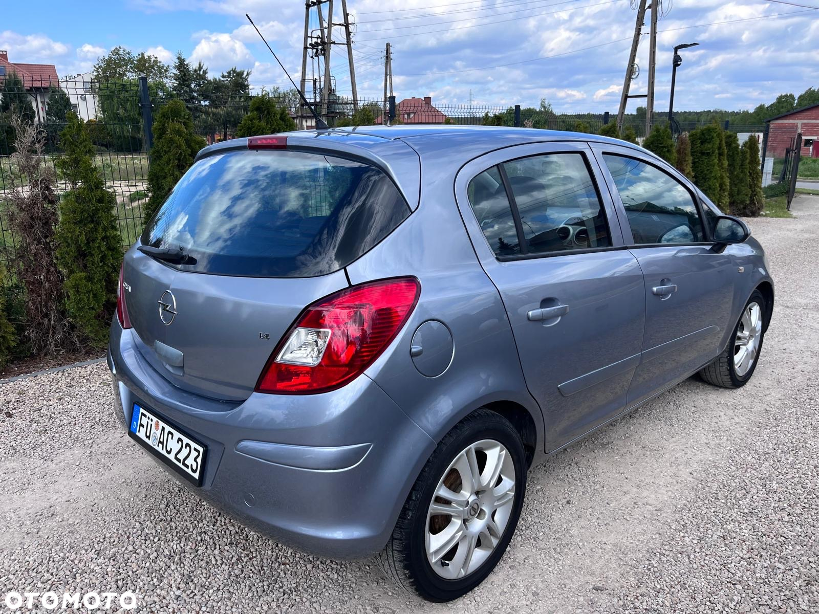 Opel Corsa 1.4 16V - 2