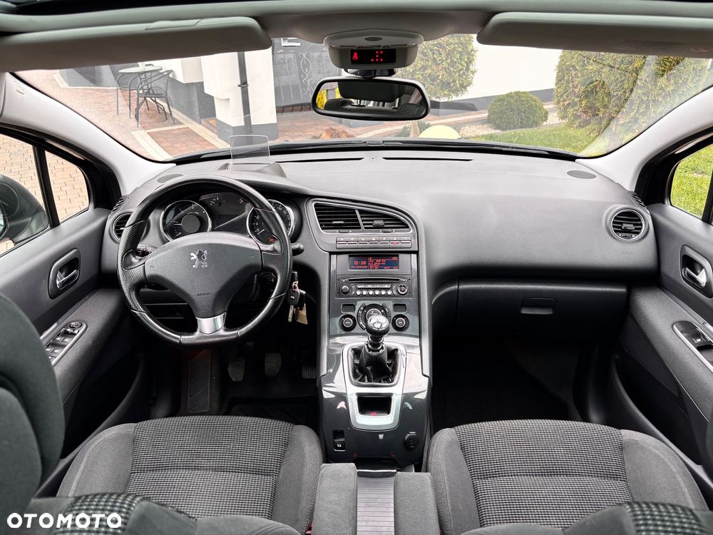Peugeot 5008 - 24