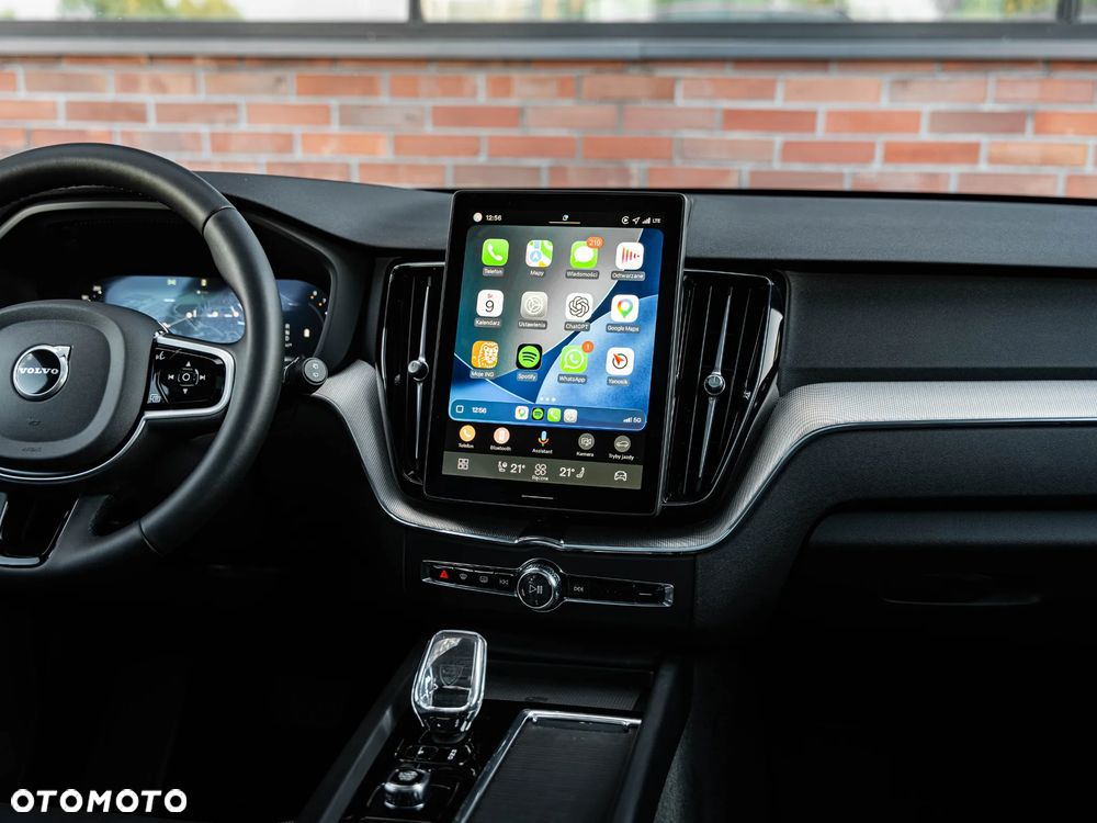 Volvo XC 60 B5 B AWD Plus Dark - 32