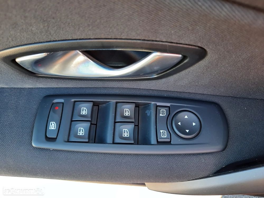 Renault Mégane Sport Tourer 1.5 dCi Dynamique - 6