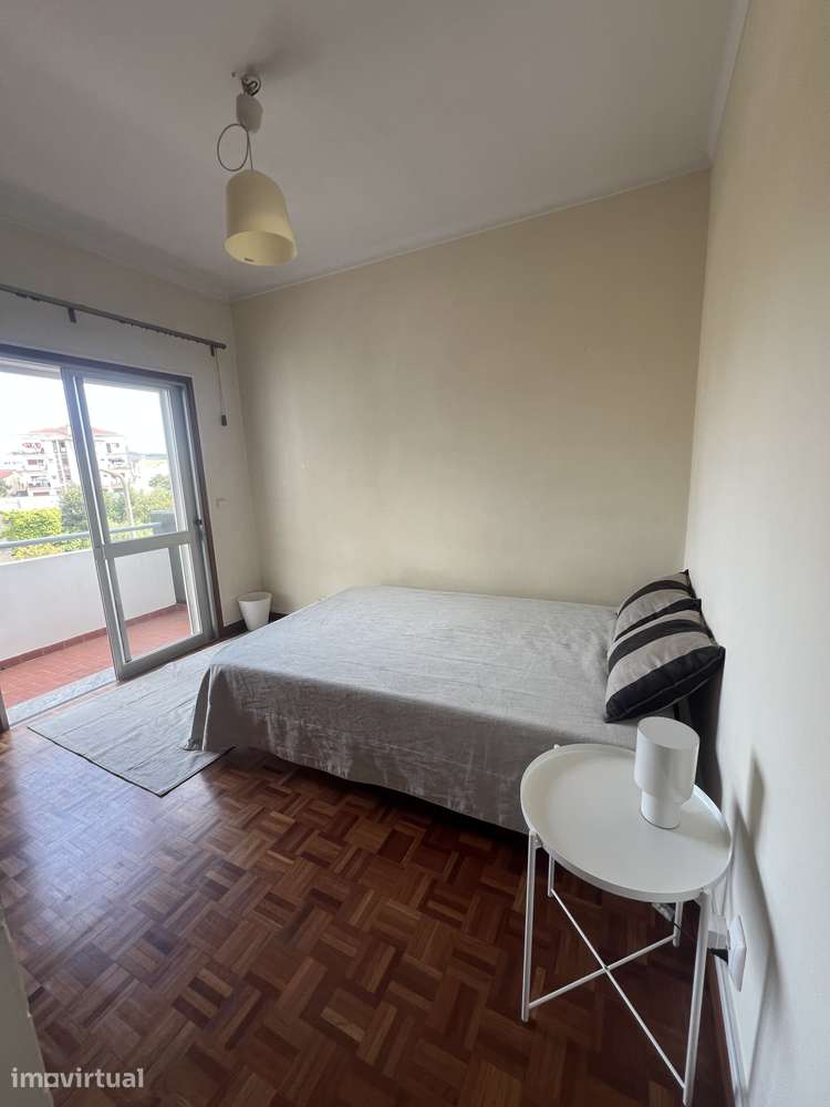 Quartos a 5 minutos a pé da FEUC