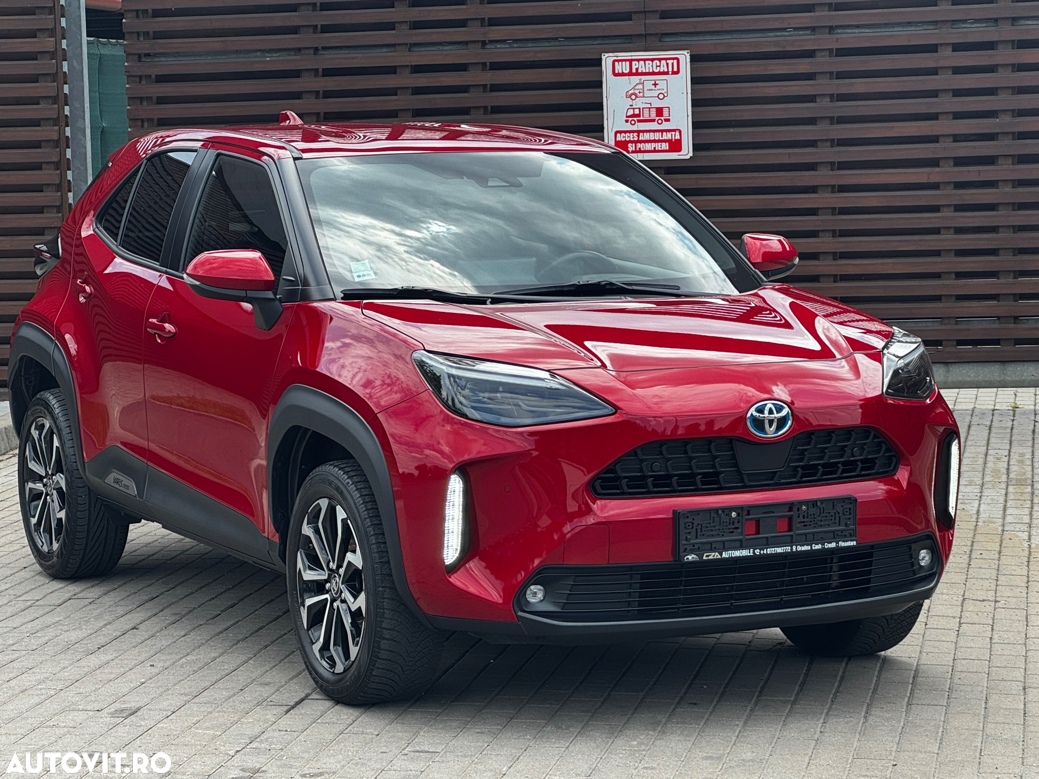 Toyota Yaris Cross 1.5 VVT-i HSD 116 4x4 HEV Dynamic - 2