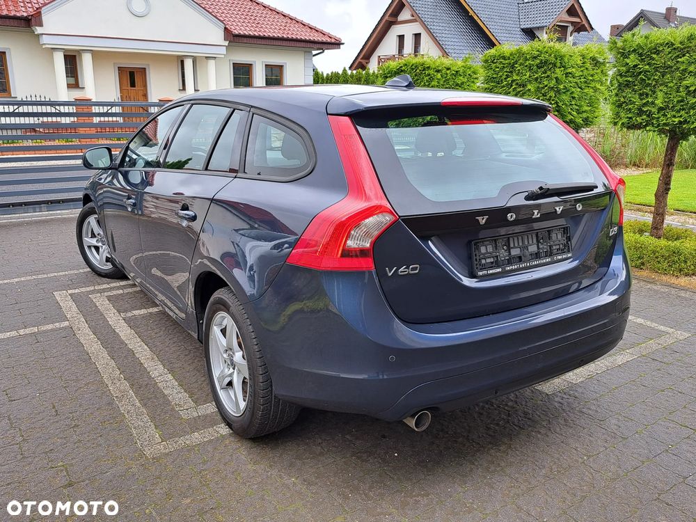 Volvo V60 D3 Geartronic Kinetic - 4
