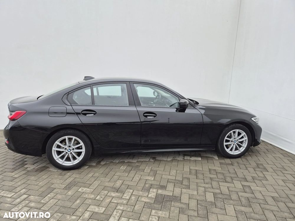 BMW Seria 3 318i AT - 6