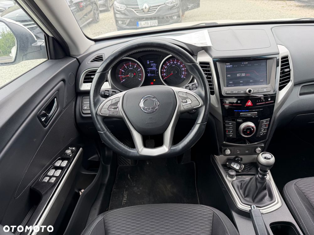 SsangYong/KGM Tivoli e-XGi 160 2WD Black+White - 33