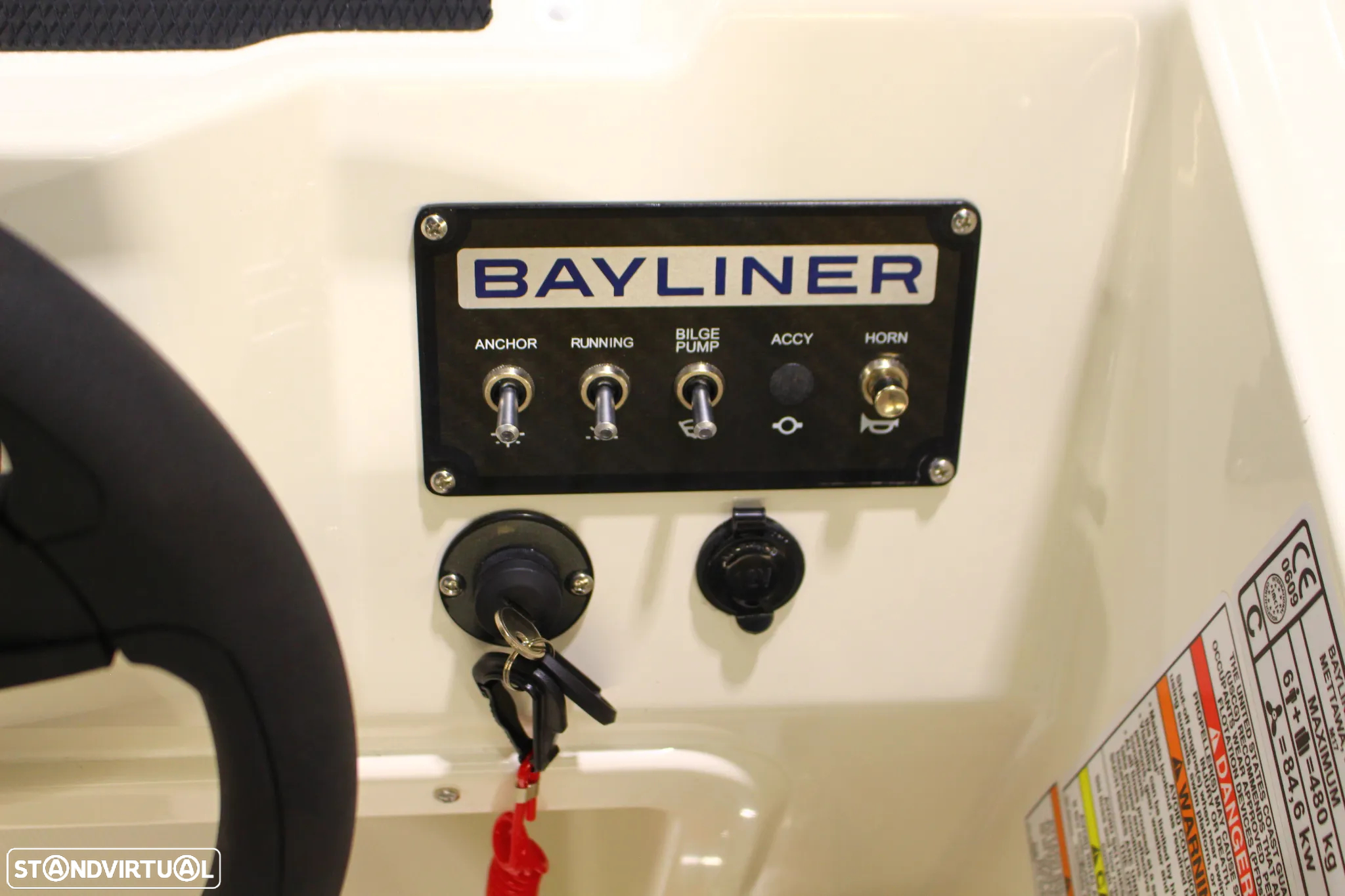 Bayliner M17 - 10