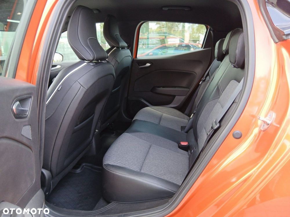 Renault Clio - 23