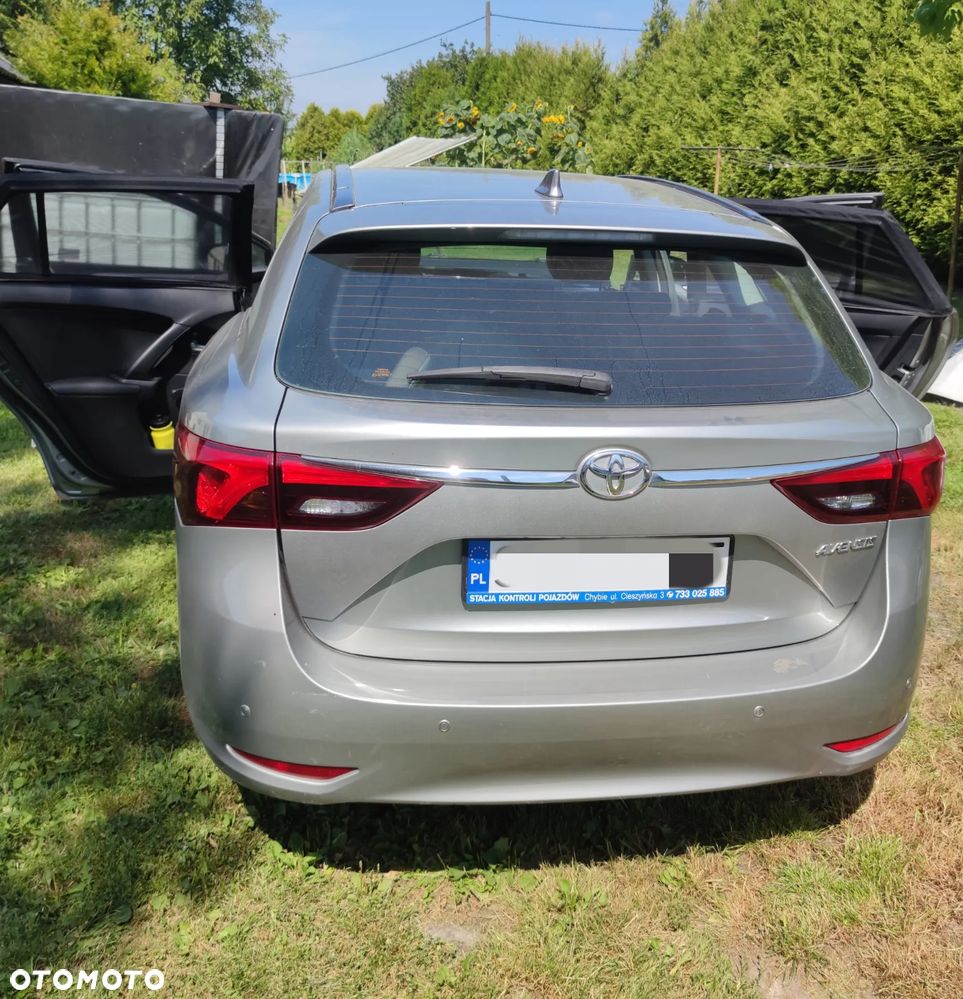 Toyota Avensis 2016 photo 2