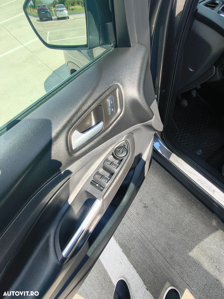 Ford Kuga - 10
