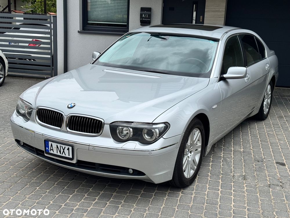BMW Seria 7 745Li - 4