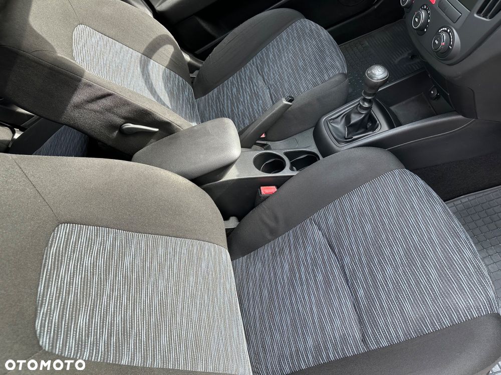 Kia Ceed - 14