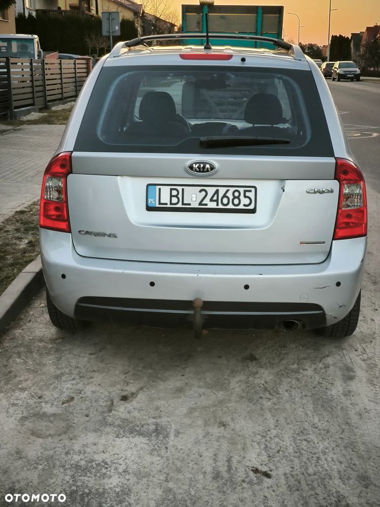 Kia Carens - 9