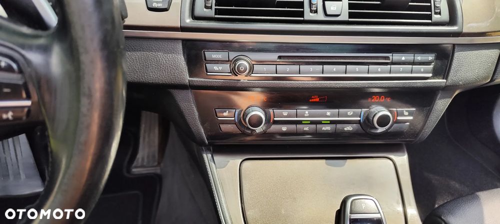 BMW Seria 5 530d xDrive Sport-Aut Modern Line - 13