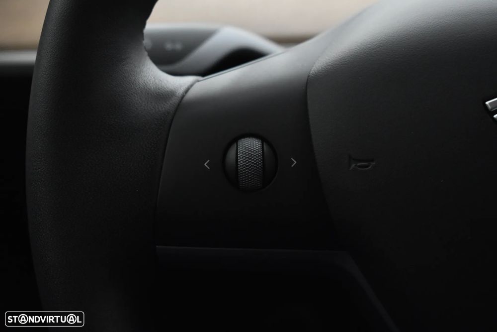 Tesla Model Y Performance Tração Integral - 31