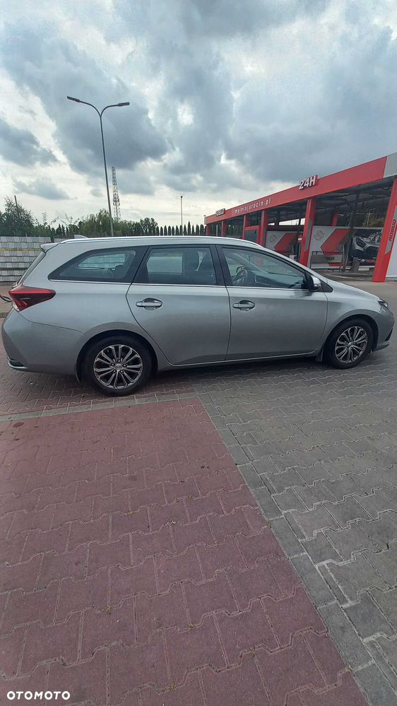 Toyota Auris - 2