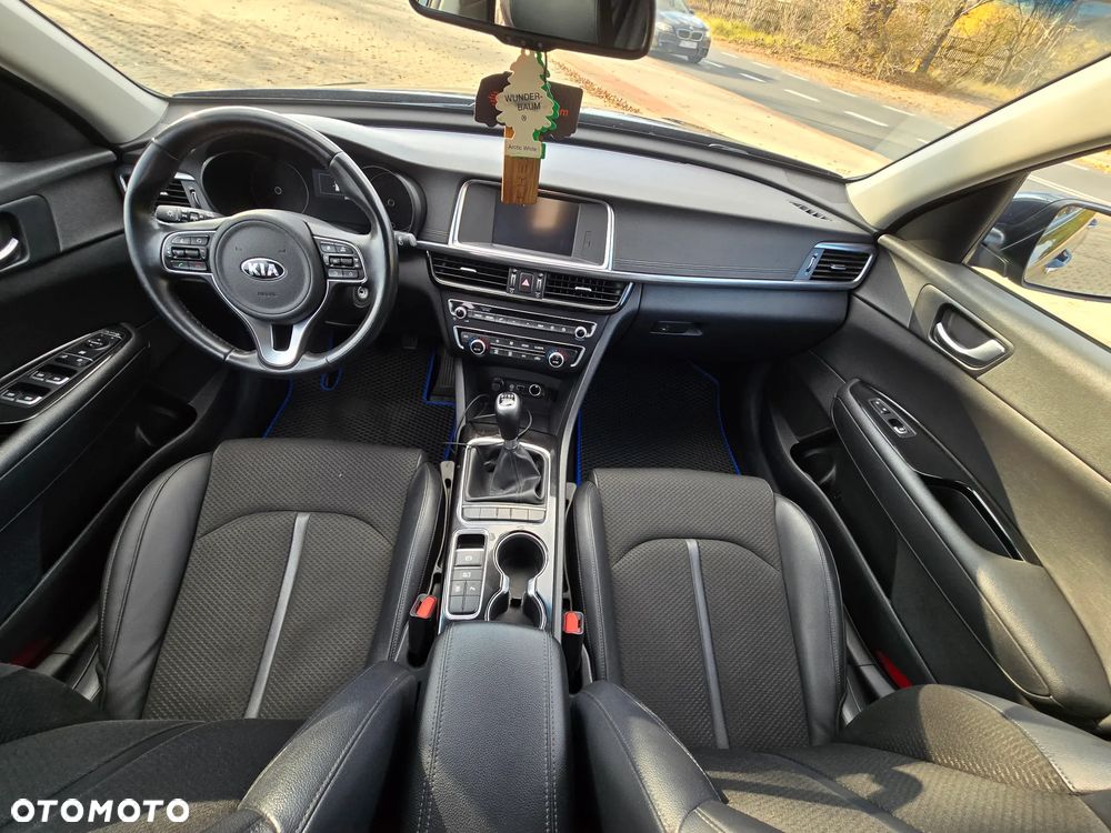 Kia Optima - 23