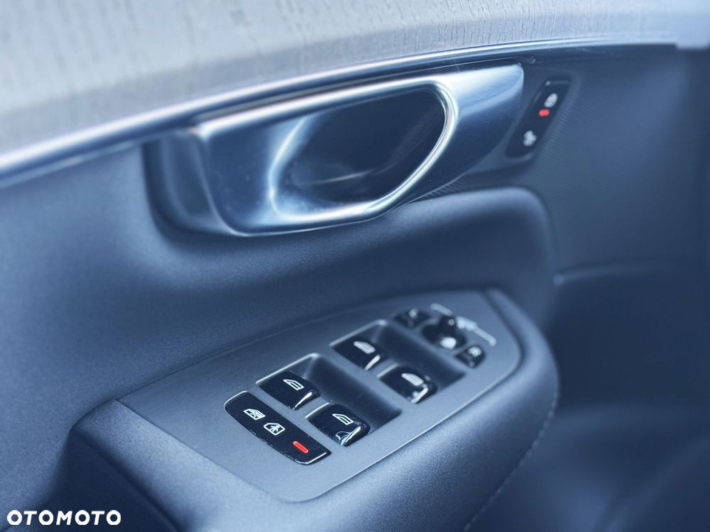 Volvo XC 90 - 35
