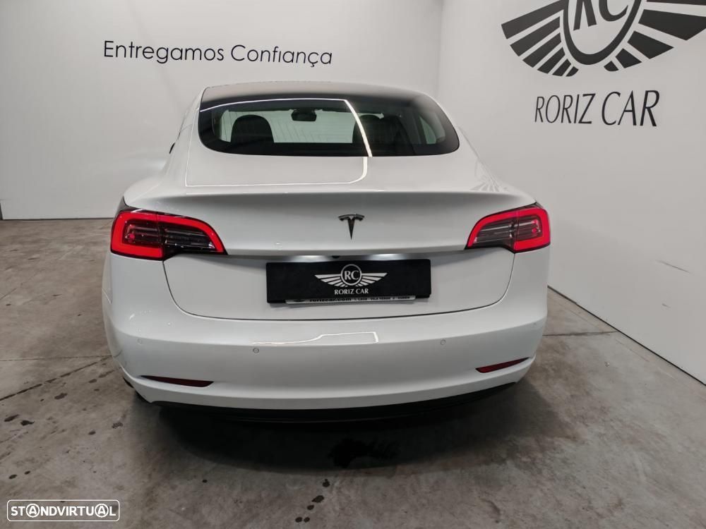 Tesla Model 3 - 5