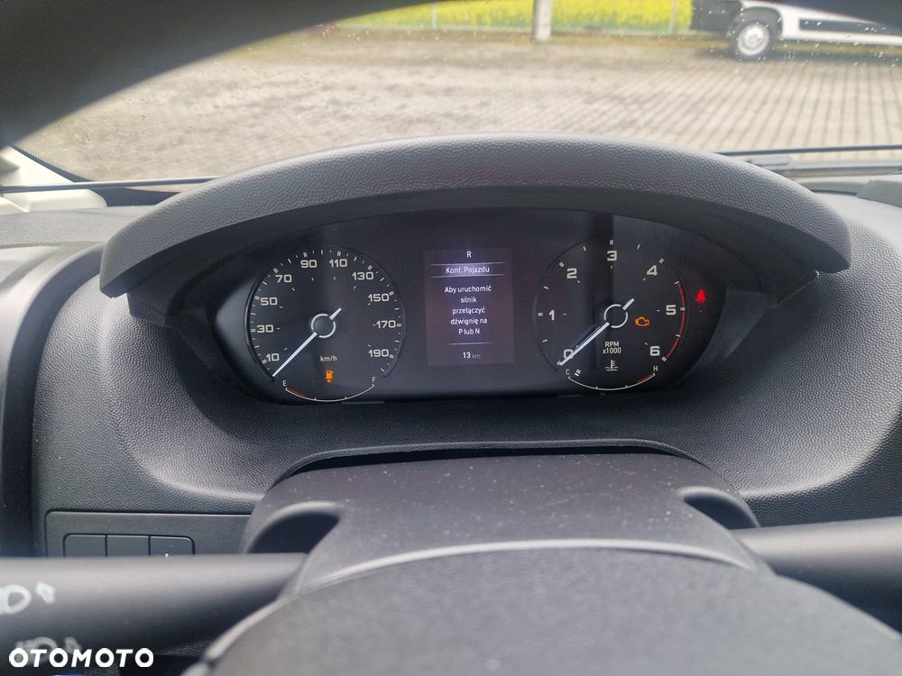 KNAUS VanTourer 600L Łóżko 195x190 Automat * Markiza * Hak * Radio 8"  4 osobowy - 27