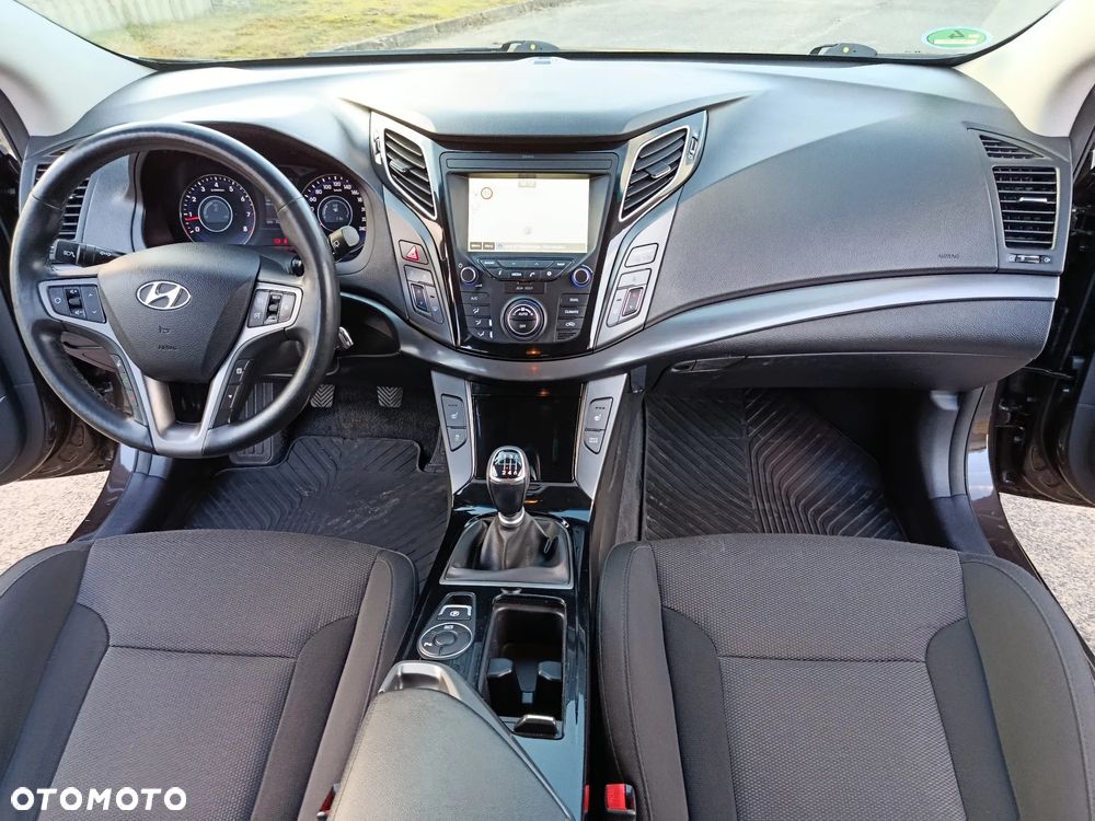 Hyundai i40 Kombi blue 1.6 Family+ - 5