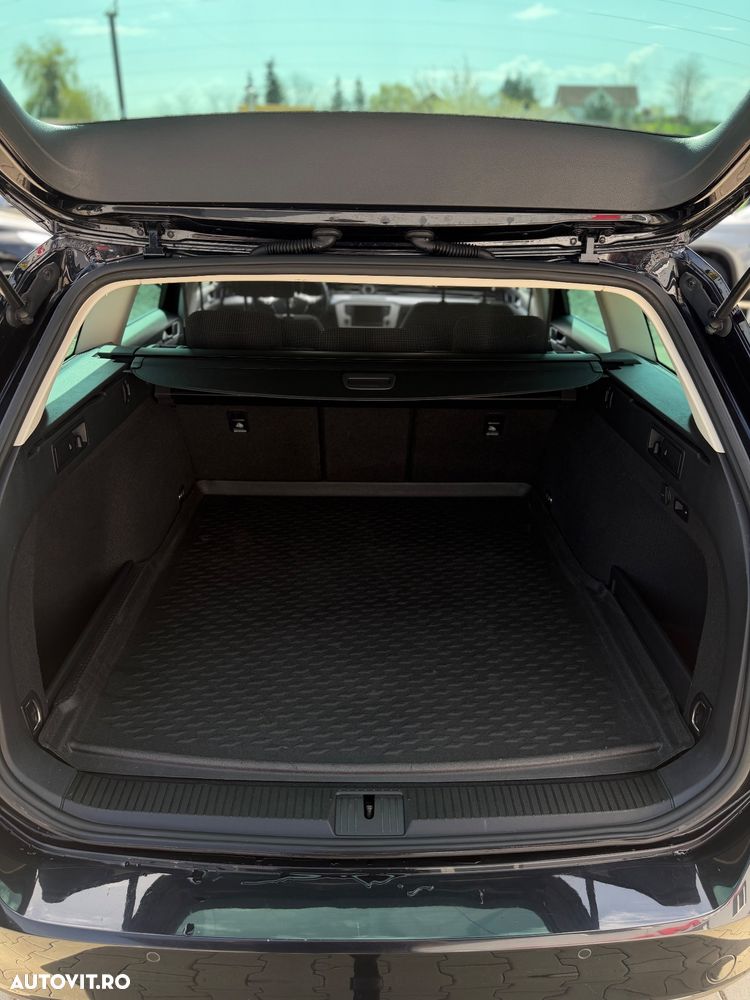 Volkswagen Passat 2.0 TDI Comfortline - 29