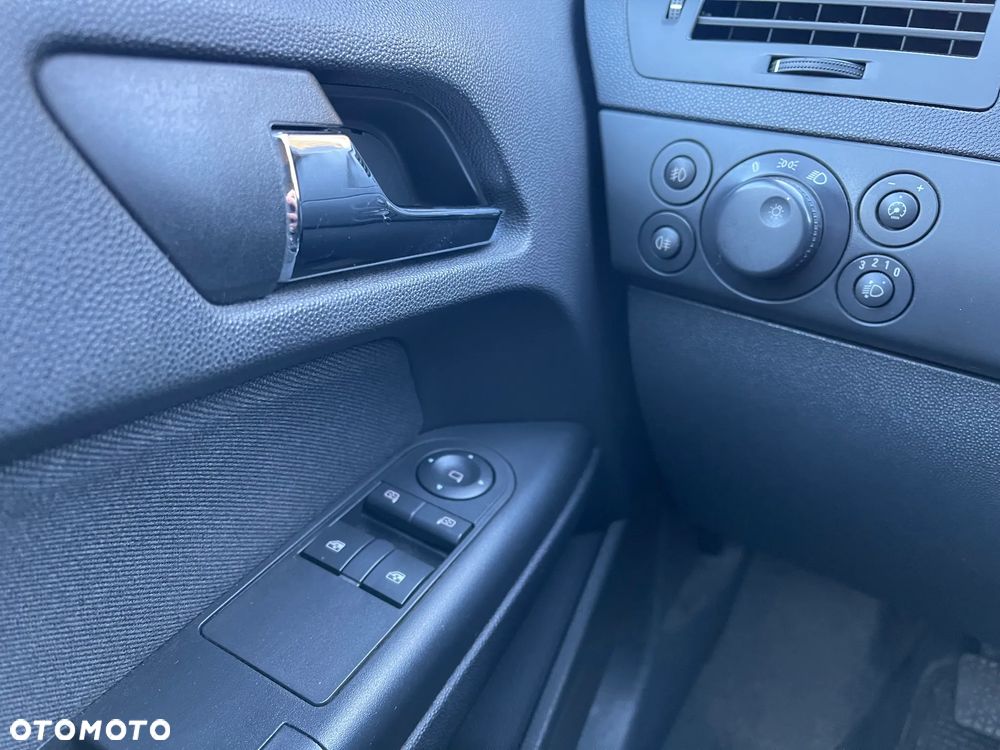 Opel Astra 1.6 Business - 16