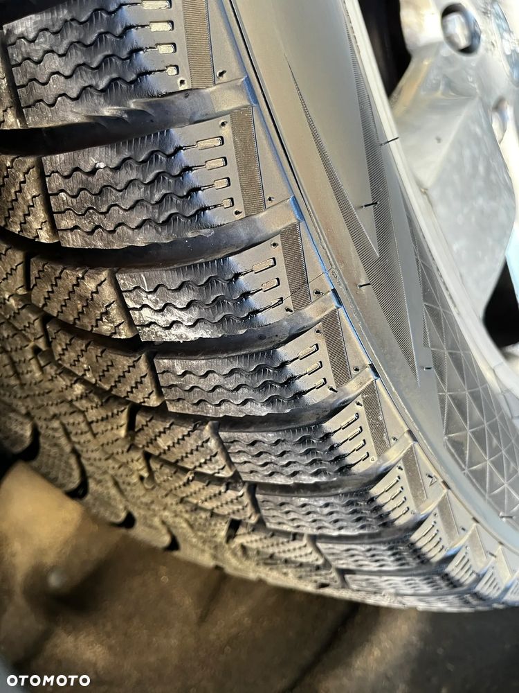 Jeep Grand Cherokee - 37