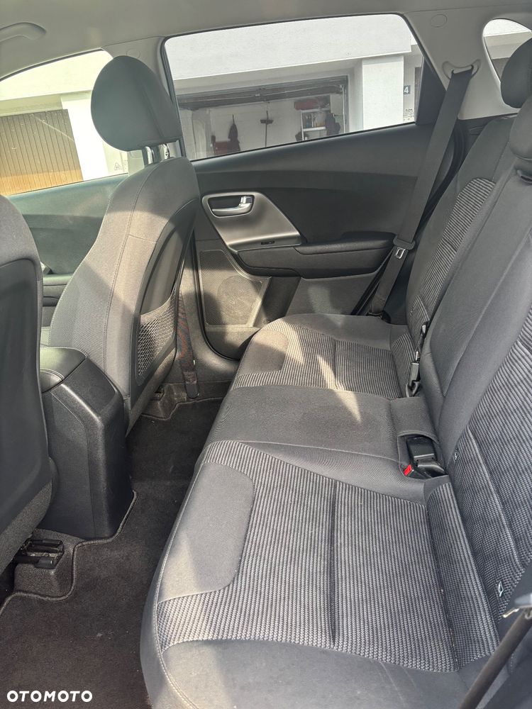 Kia Niro 1.6 GDI Hybrid M - 17