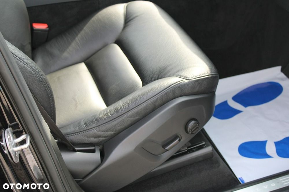 Volvo XC 90 B5 D AWD Geartronic Momentum - 37