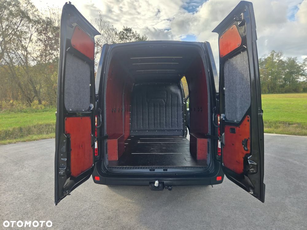 Nissan NV400 - 21