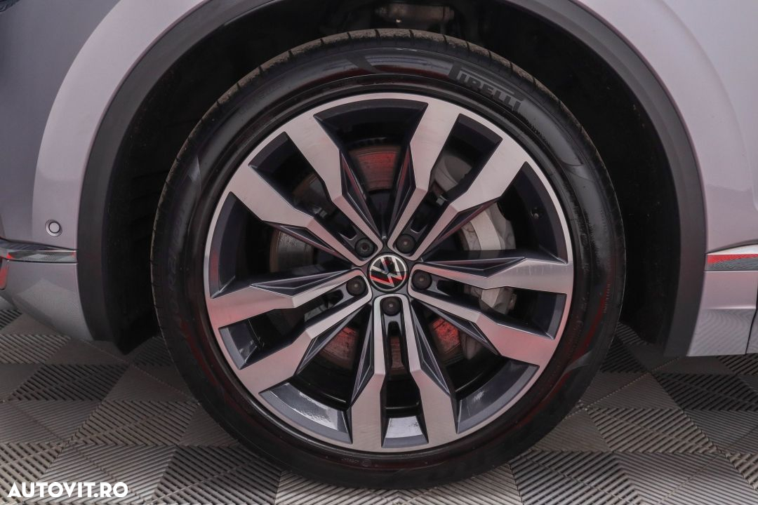 Volkswagen Touareg - 12
