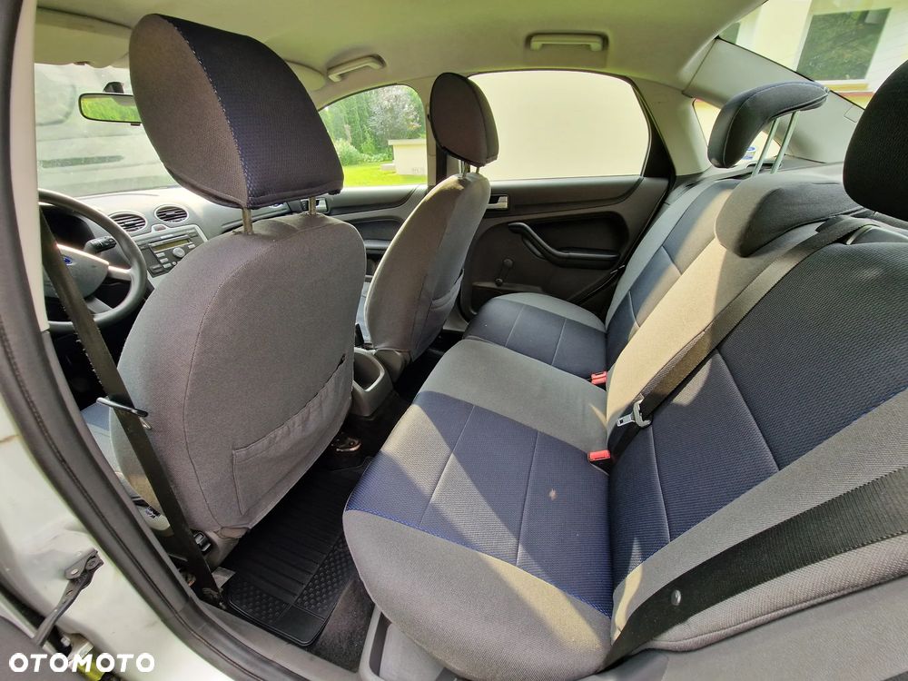 Ford Focus 1.6 Ambiente - 20