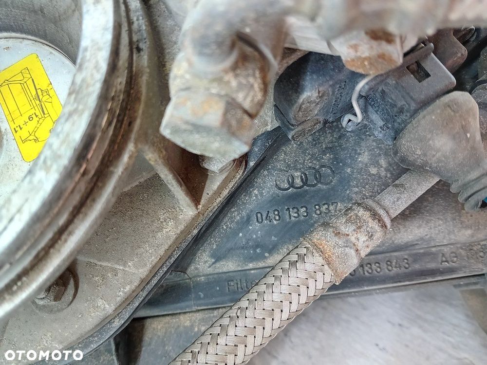 ROZDZIELACZ PALIWA AUDI 90 B3 034133353N  048133837 0438121073 2.0 - 8