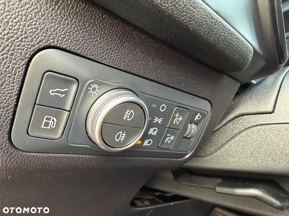 Ford Kuga 2.5 Duratec PHEV ST-LINE X - 33
