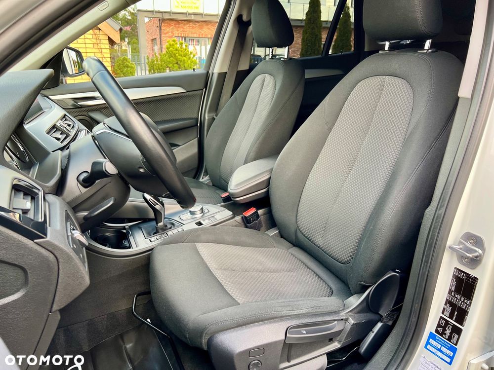 BMW X1 xDrive18d - 13