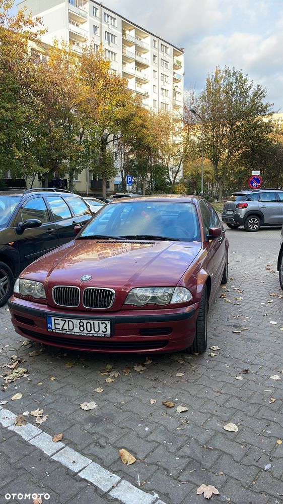 BMW Seria 3 318i - 4