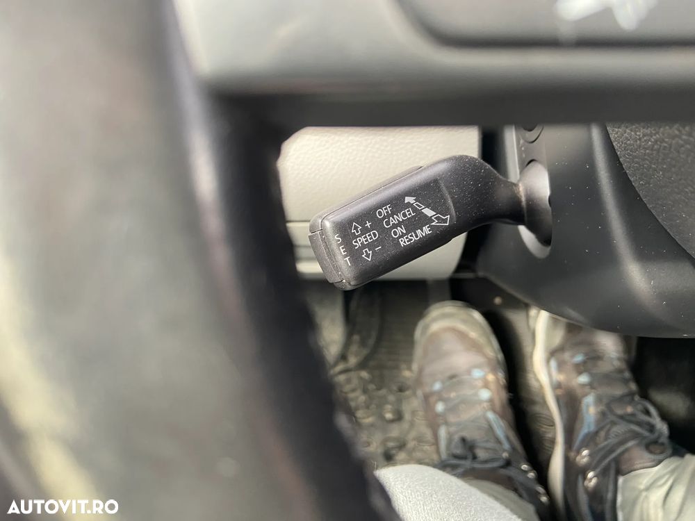 Volkswagen Passat - 19