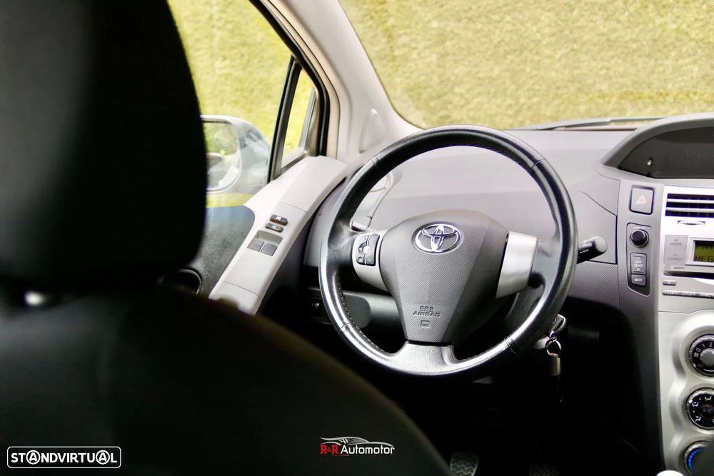 Toyota Yaris 1.4 D-4D Sol+AC - 21