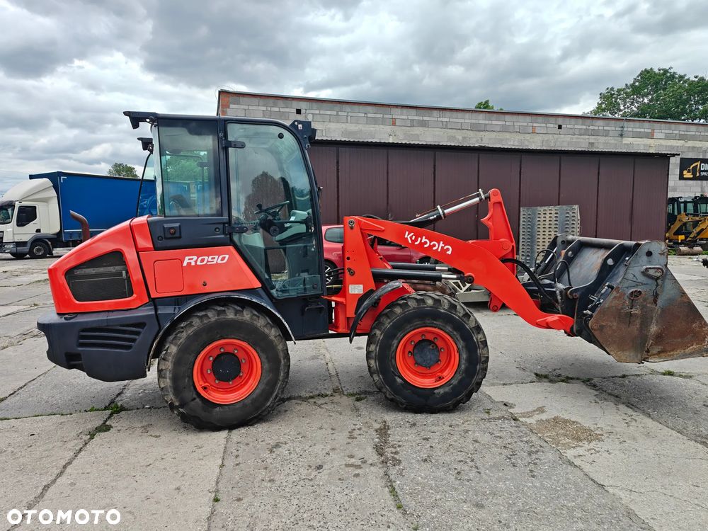Kubota R090 - 10