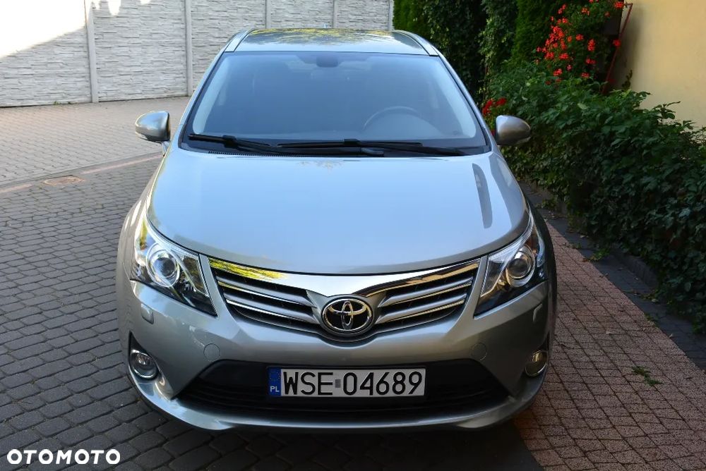 Toyota Avensis 1.8 Premium EU5 - 16