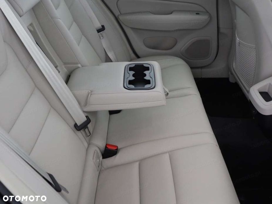 Volvo V60 B4 B Ultra Dark - 18