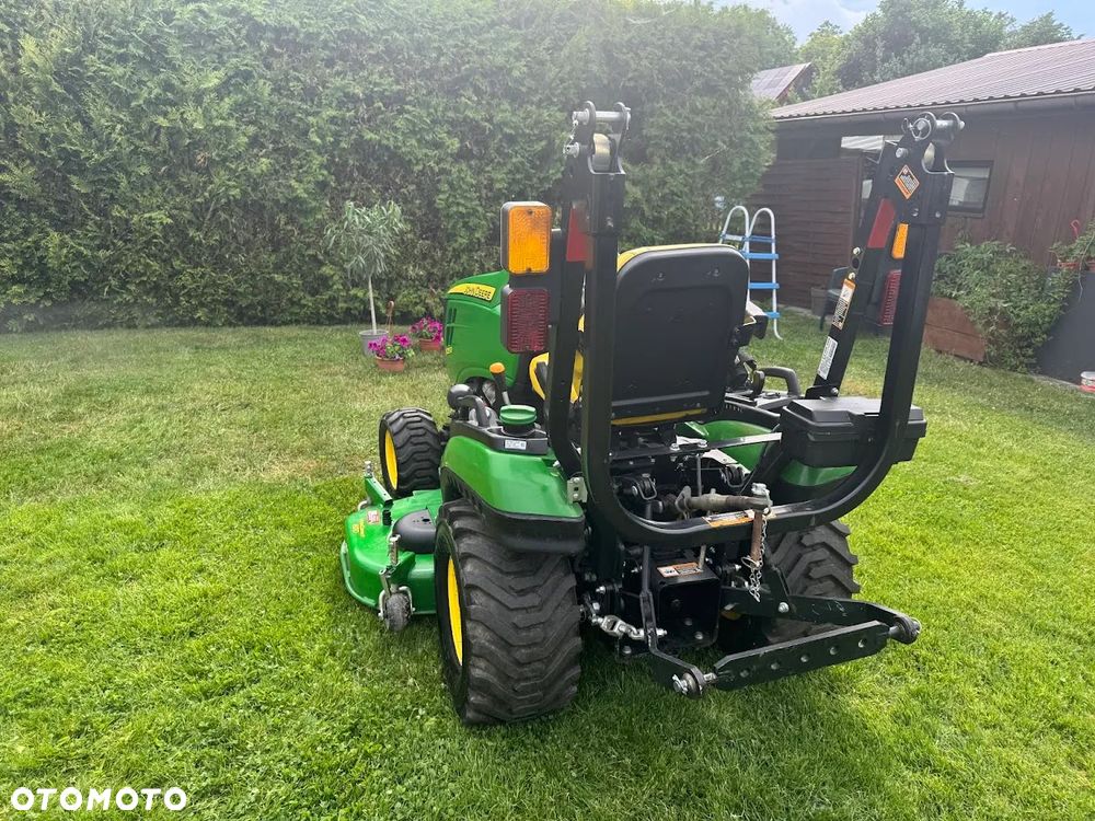 John Deere 2025R - 2