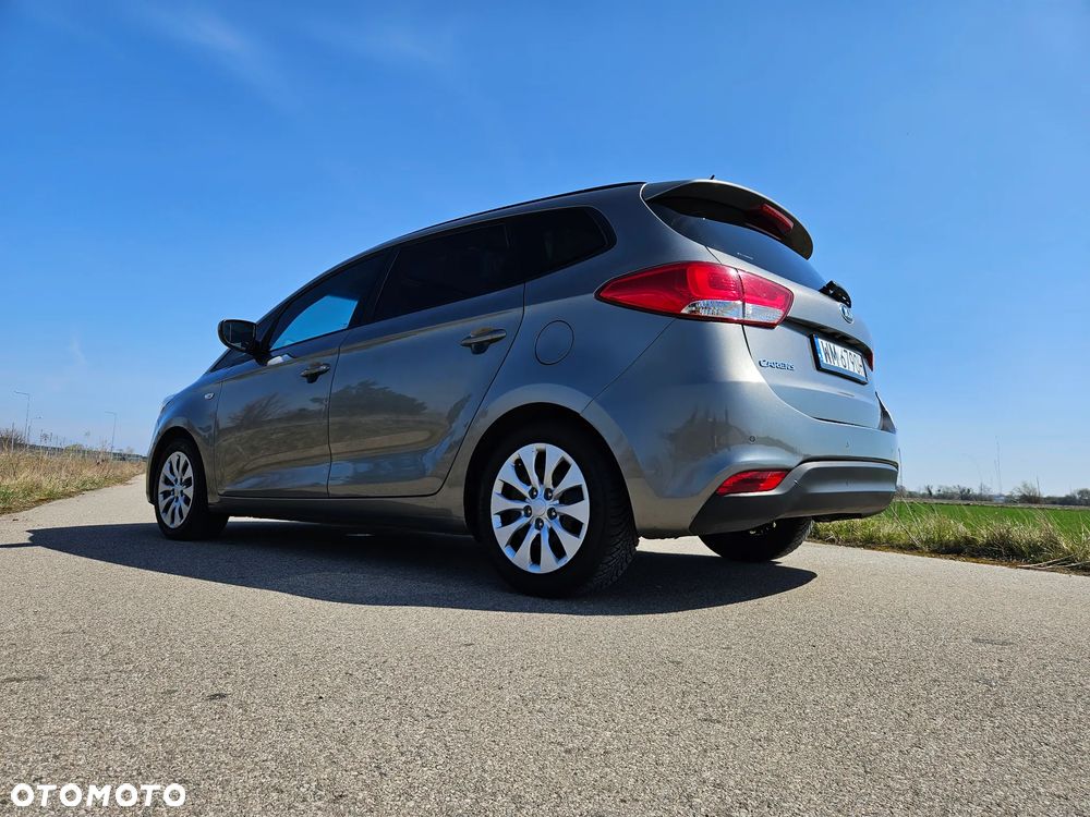 Kia Carens 1.7 CRDi M - 1