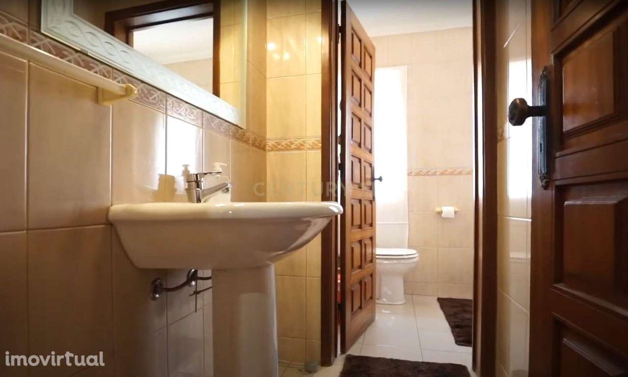 Moradia T4 com piscina - Grande imagem: 3/22