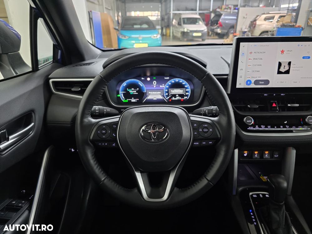 Toyota Corolla Cross - 12